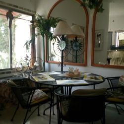 dinning-area.jpg